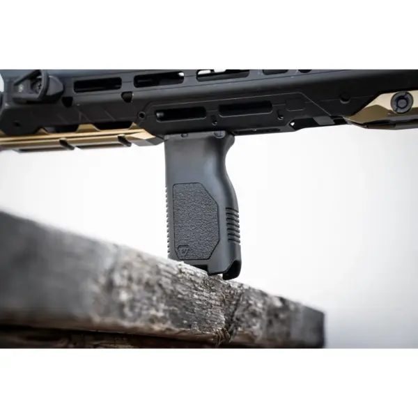 Strike Industries - Chwyt M-LOK Angled Vertical Grip - Long Czarny - obrazek 18