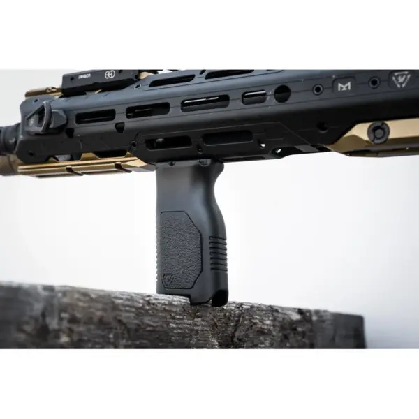 Strike Industries - Chwyt M-LOK Angled Vertical Grip - Long Czarny - obrazek 20